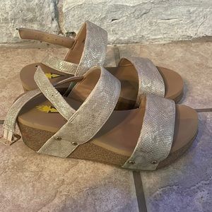 Snakeskin volatile wedge sandal